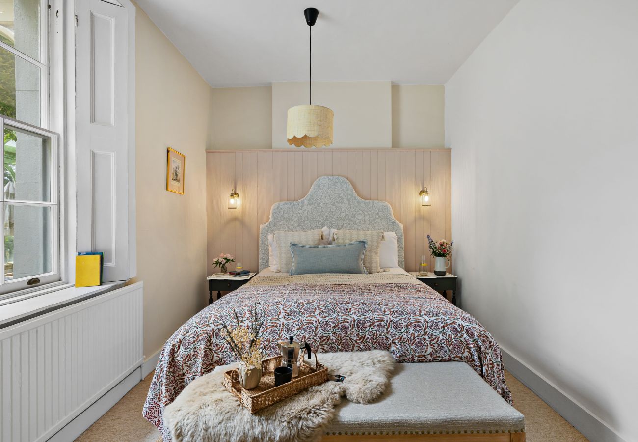 House in Torquay - Lantern House - Historic Coastal Retreat with Hot tub, Sea Views & Garden