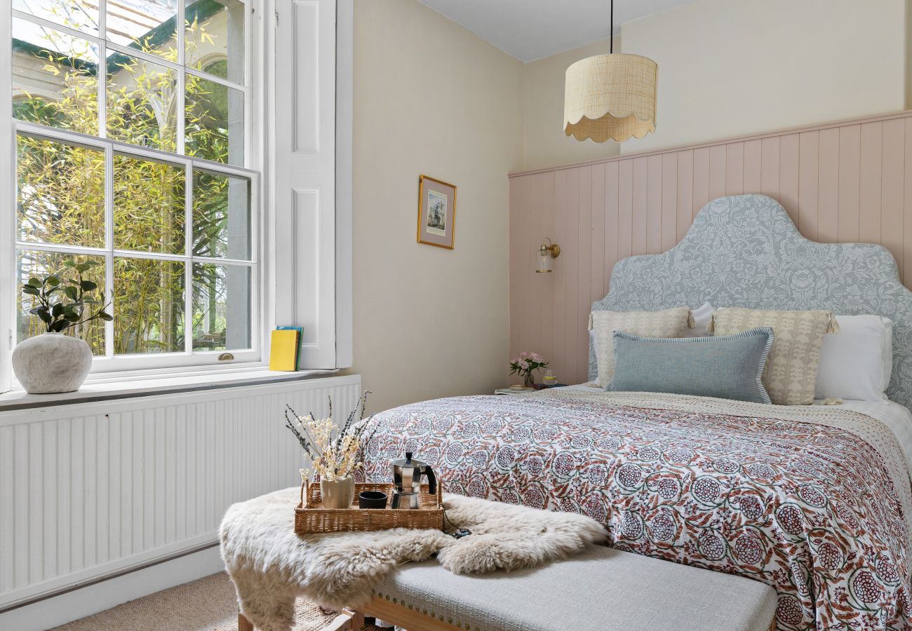 House in Torquay - Lantern House - Historic Coastal Retreat with Hot tub, Sea Views & Garden