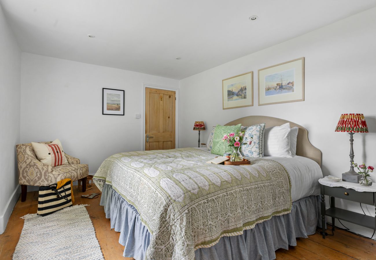 House in Torquay - Lantern House - Historic Coastal Retreat with Hot tub, Sea Views & Garden