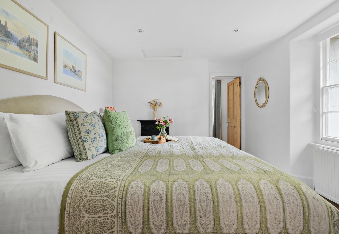 House in Torquay - Lantern House - Historic Coastal Retreat with Hot tub, Sea Views & Garden