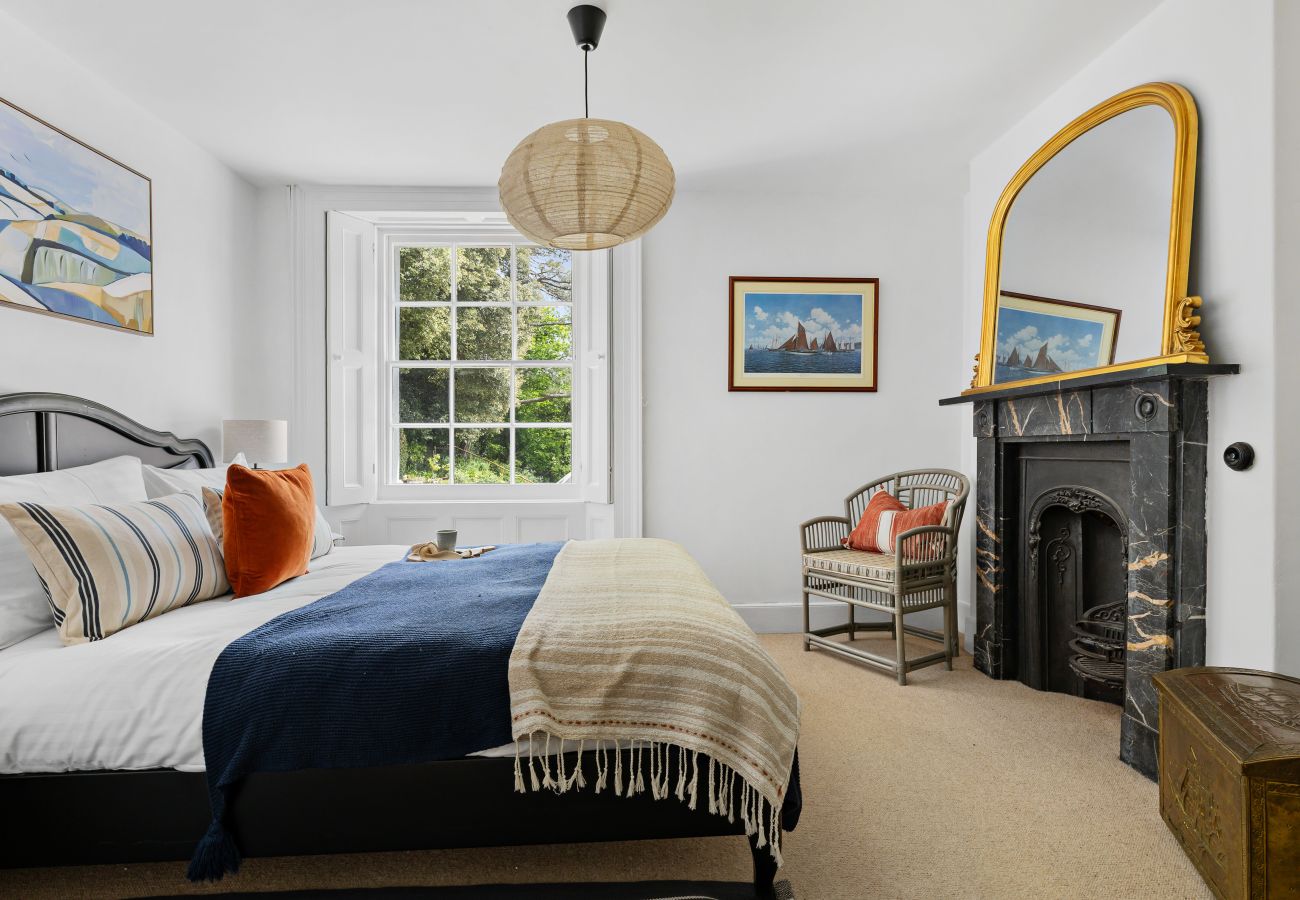 House in Torquay - Lantern House - Historic Coastal Retreat with Hot tub, Sea Views & Garden