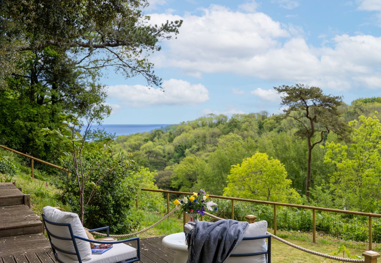 House in Torquay - Lantern House - Historic Coastal Retreat with Hot tub, Sea Views & Garden