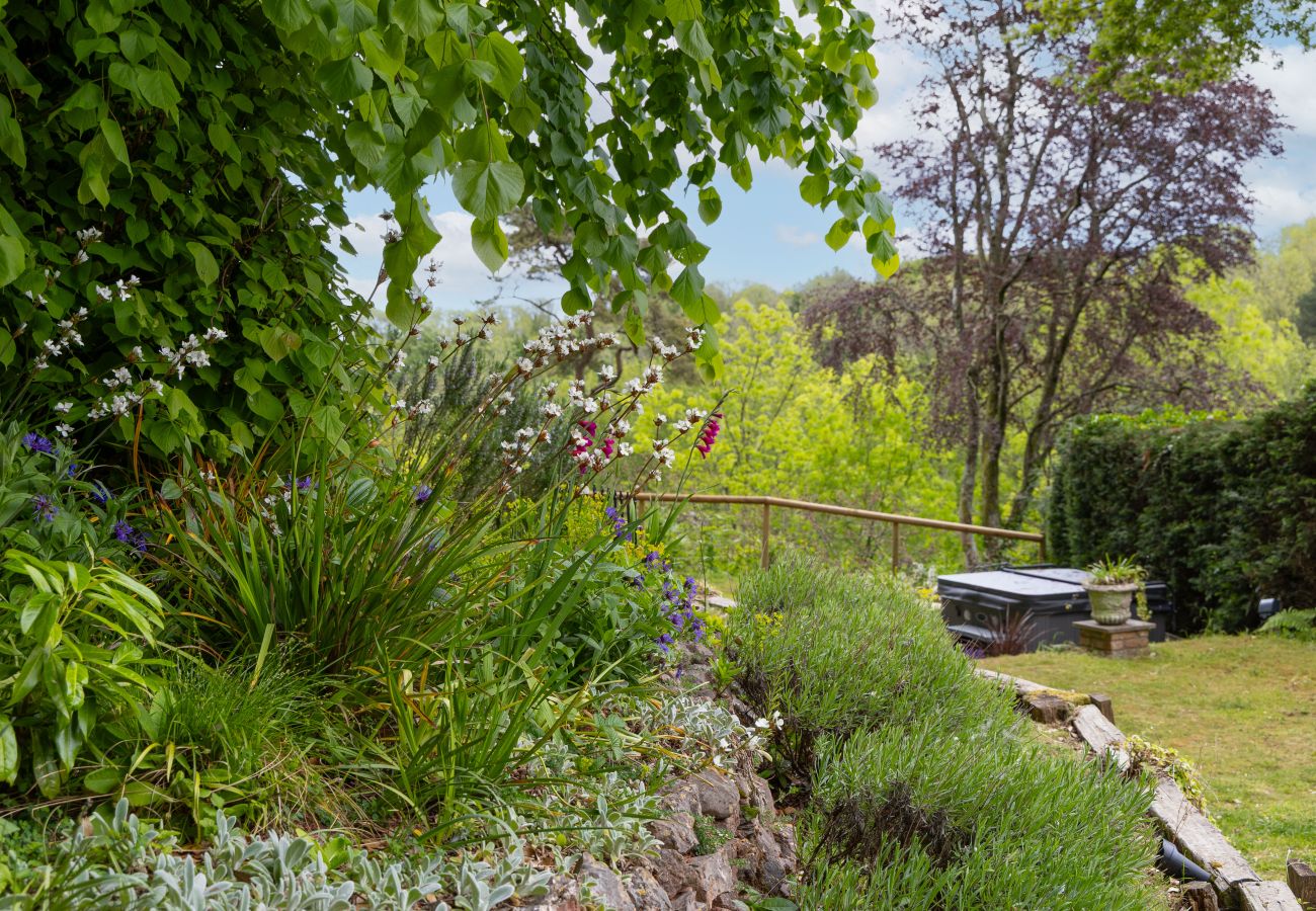 House in Torquay - Lantern House - Historic Coastal Retreat with Hot tub, Sea Views & Garden