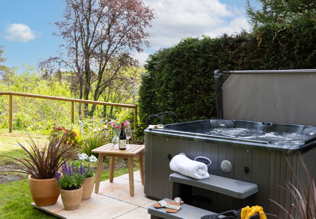 House in Torquay - Lantern House - Historic Coastal Retreat with Hot tub, Sea Views & Garden