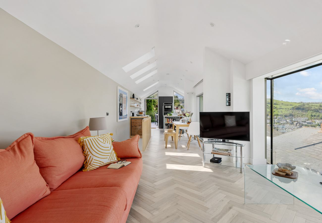 House in Kingswear - The Bridge - Architect Designed Luxury with Panoramic River Dart Views