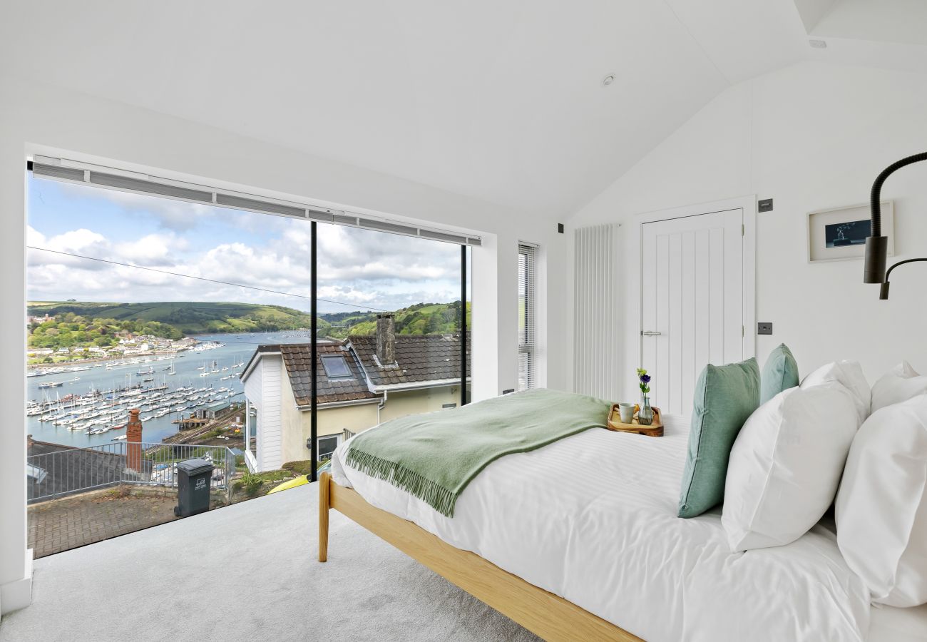 House in Kingswear - The Bridge - Architect Designed Luxury with Panoramic River Dart Views