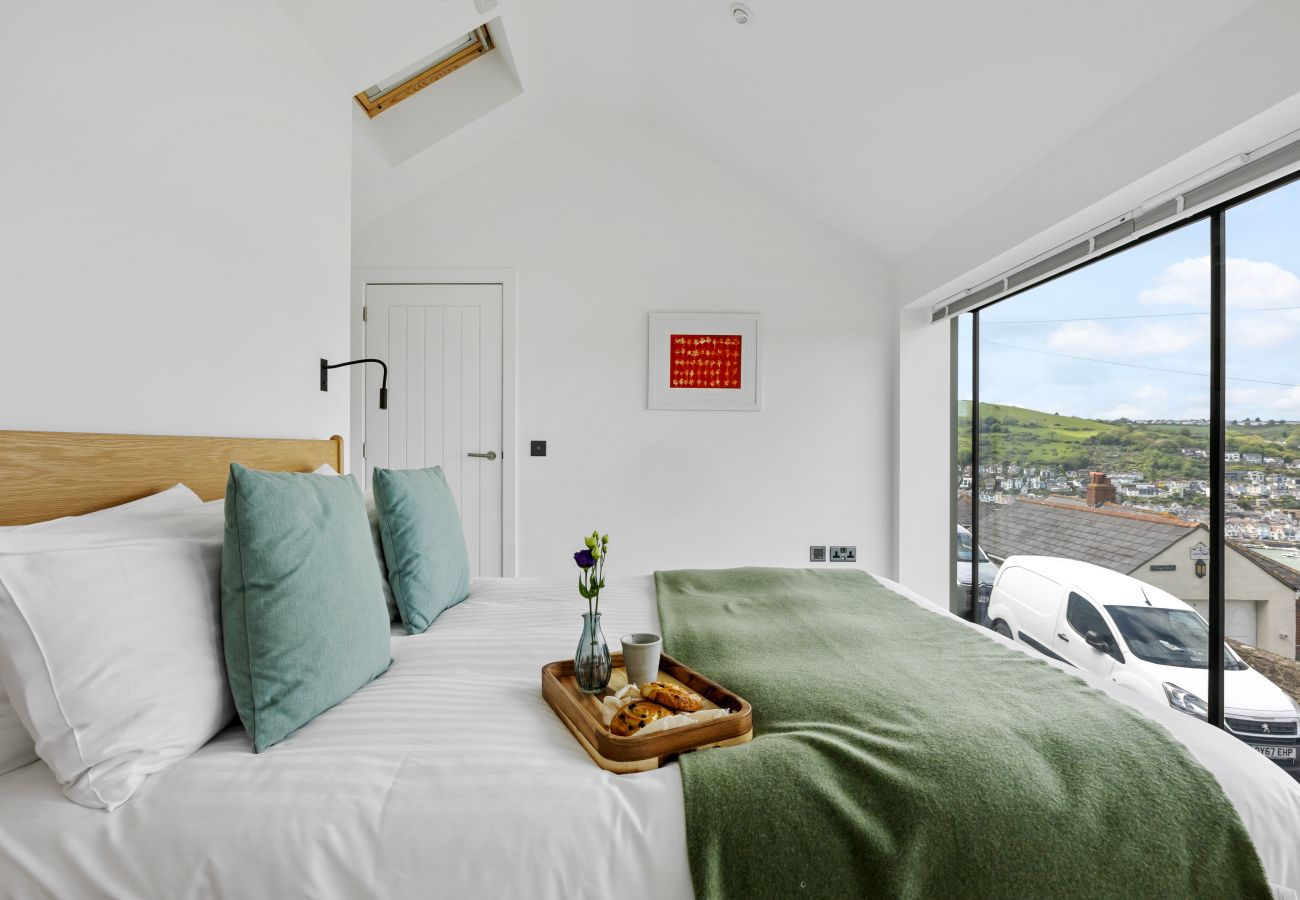House in Kingswear - The Bridge - Architect Designed Luxury with Panoramic River Dart Views