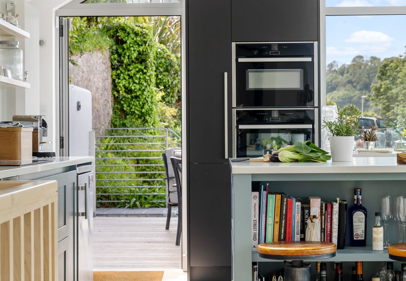 House in Kingswear - The Bridge - Architect Designed Luxury with Panoramic River Dart Views