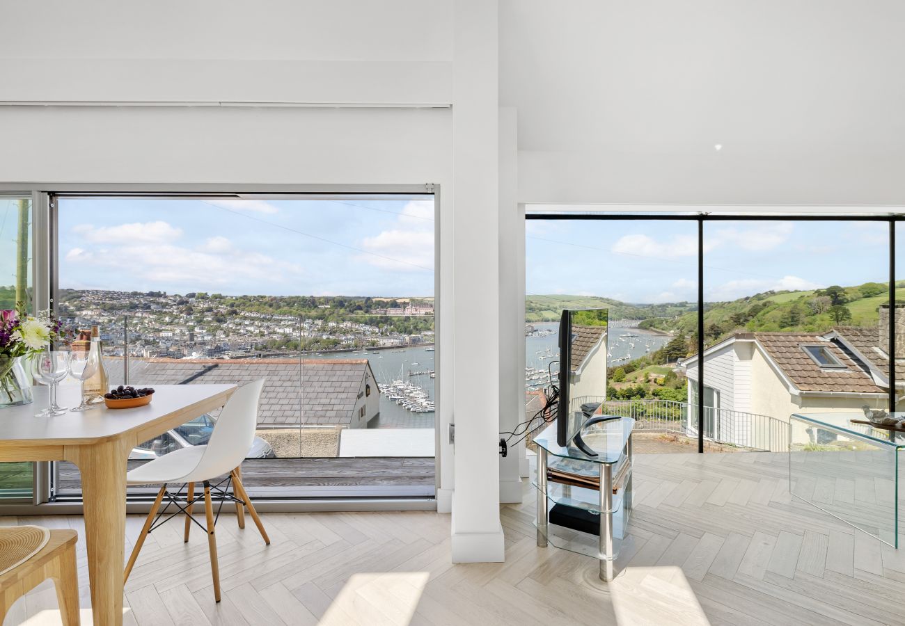 House in Kingswear - The Bridge - Architect Designed Luxury with Panoramic River Dart Views