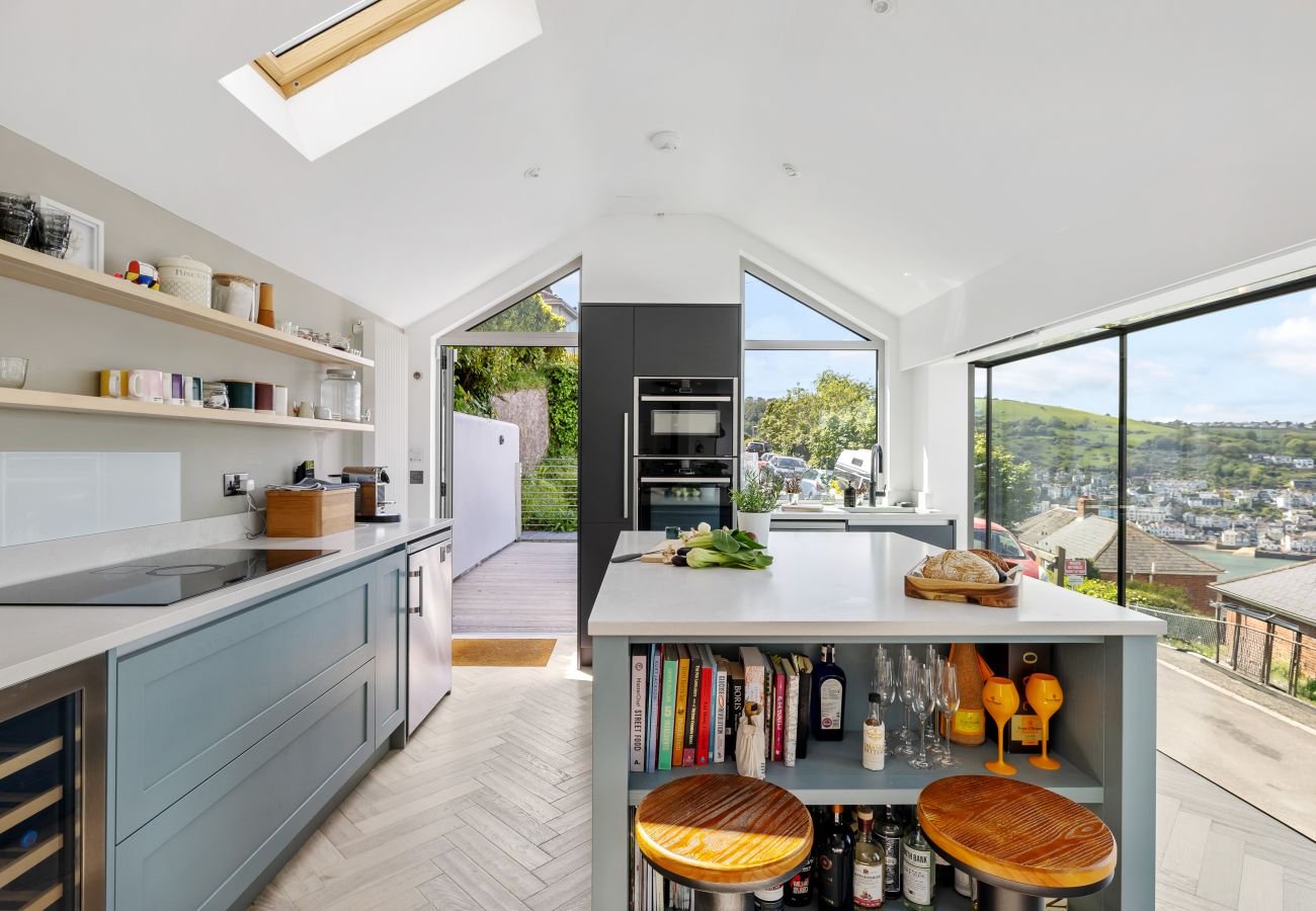 House in Kingswear - The Bridge - Architect Designed Luxury with Panoramic River Dart Views