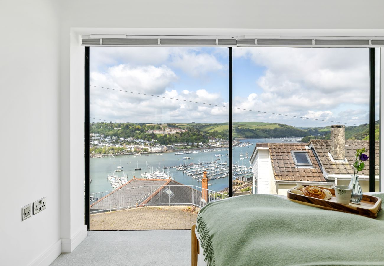 House in Kingswear - The Bridge - Architect Designed Luxury with Panoramic River Dart Views