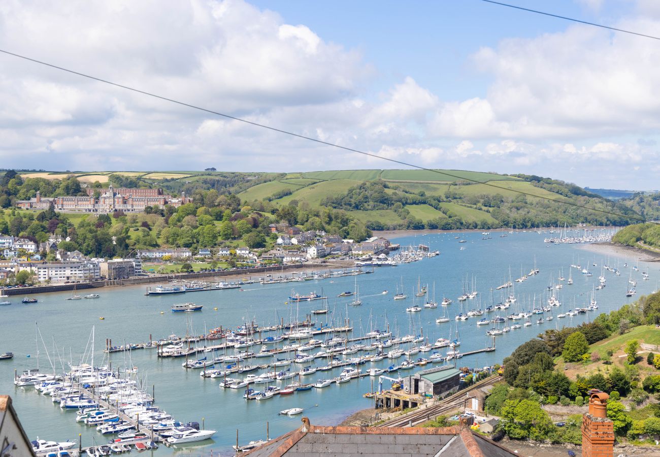 House in Kingswear - The Bridge - Architect Designed Luxury with Panoramic River Dart Views