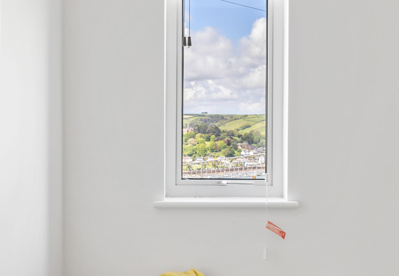 House in Kingswear - The Bridge - Architect Designed Luxury with Panoramic River Dart Views