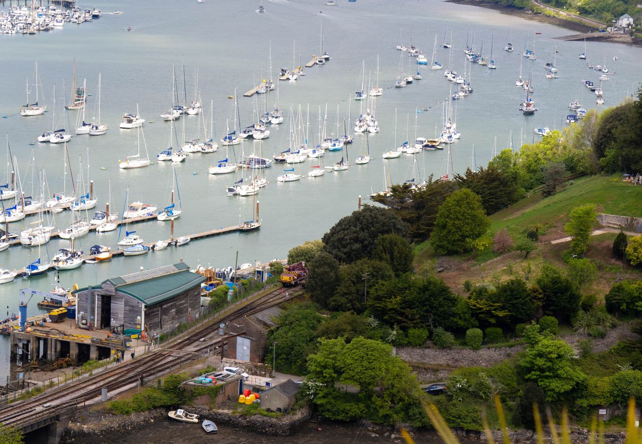 House in Kingswear - The Bridge - Architect Designed Luxury with Panoramic River Dart Views