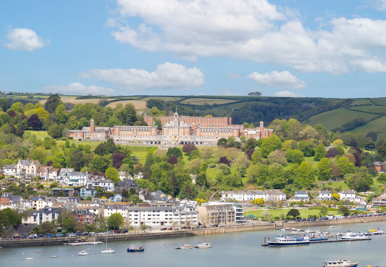 House in Kingswear - The Bridge - Architect Designed Luxury with Panoramic River Dart Views
