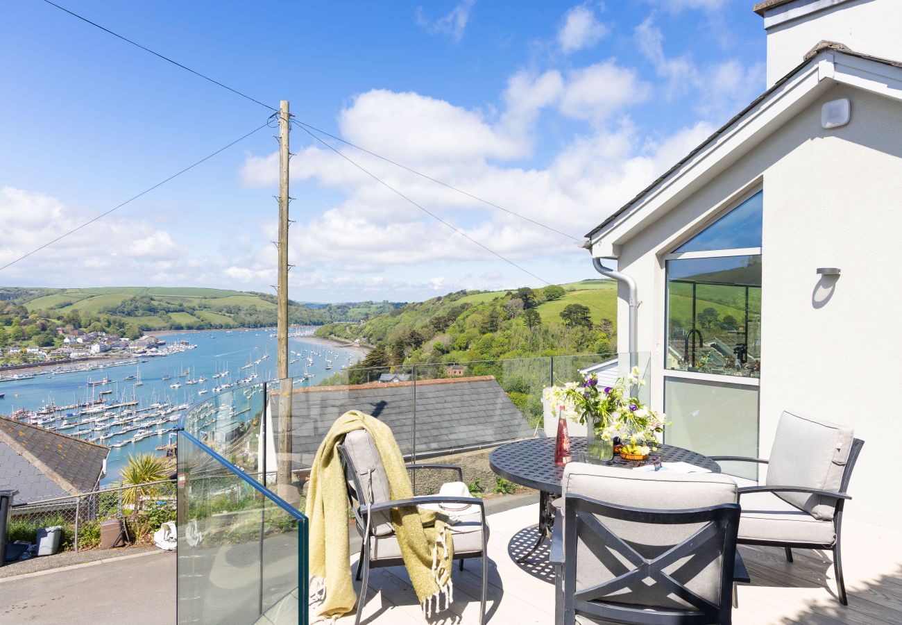 House in Kingswear - The Bridge - Architect Designed Luxury with Panoramic River Dart Views