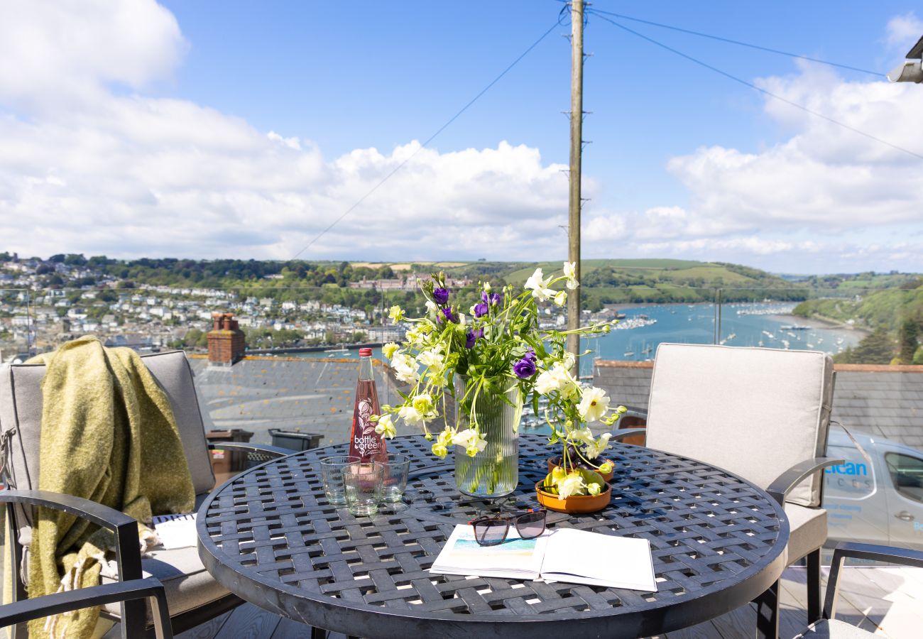 House in Kingswear - The Bridge - Architect Designed Luxury with Panoramic River Dart Views