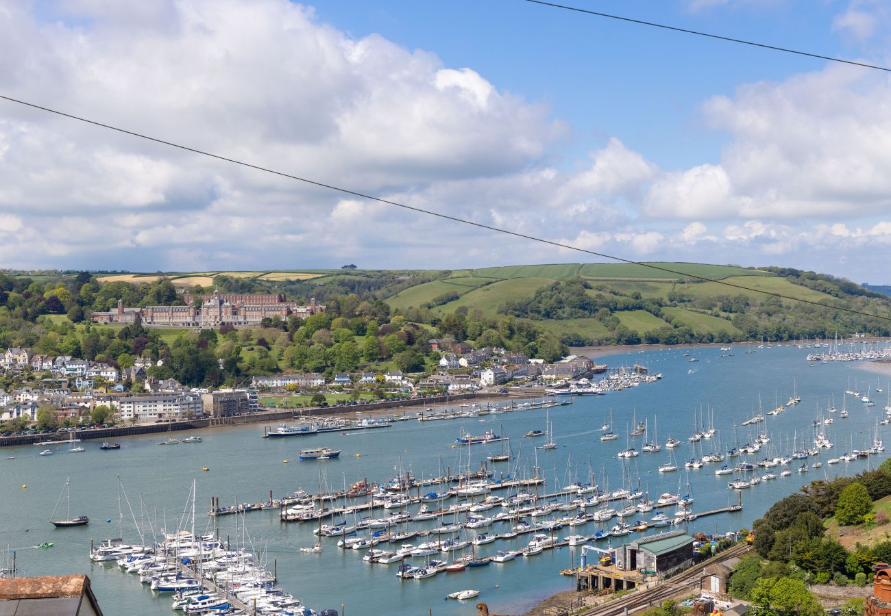 House in Kingswear - The Bridge - Architect Designed Luxury with Panoramic River Dart Views
