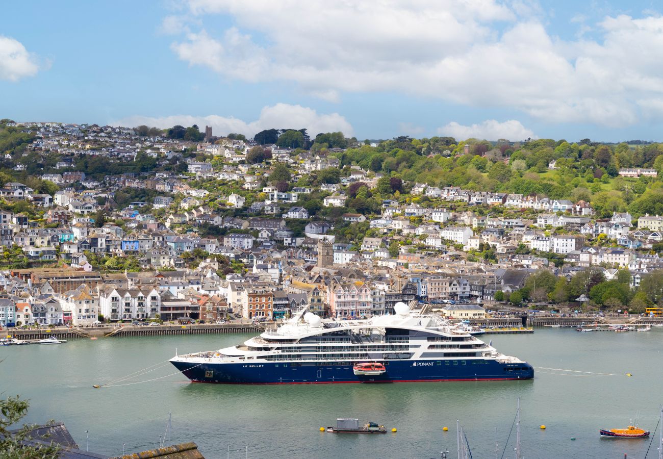 House in Kingswear - The Bridge - Architect Designed Luxury with Panoramic River Dart Views
