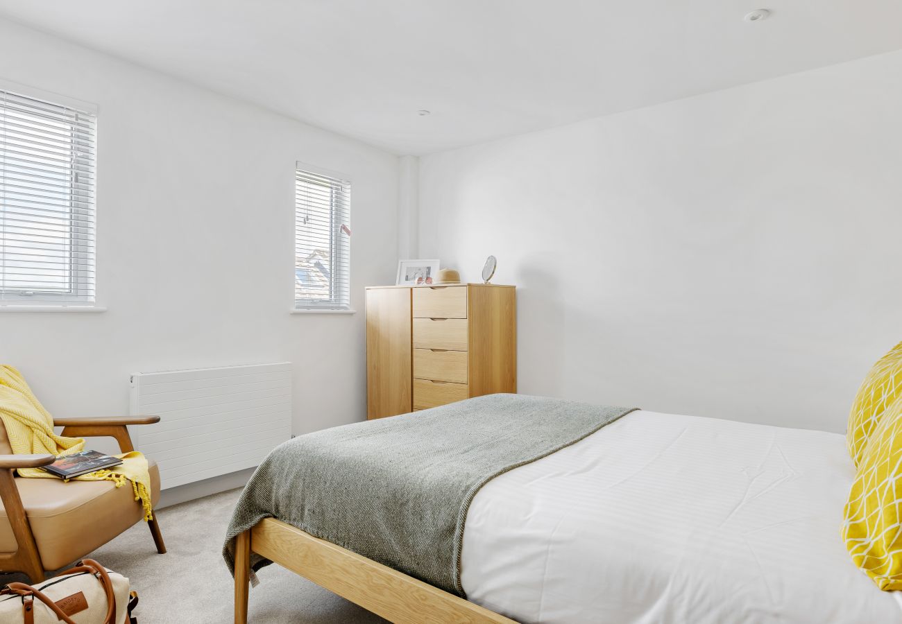 House in Kingswear - The Bridge - Architect Designed Luxury with Panoramic River Dart Views