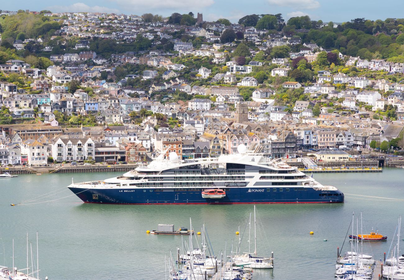 House in Kingswear - The Bridge - Architect Designed Luxury with Panoramic River Dart Views