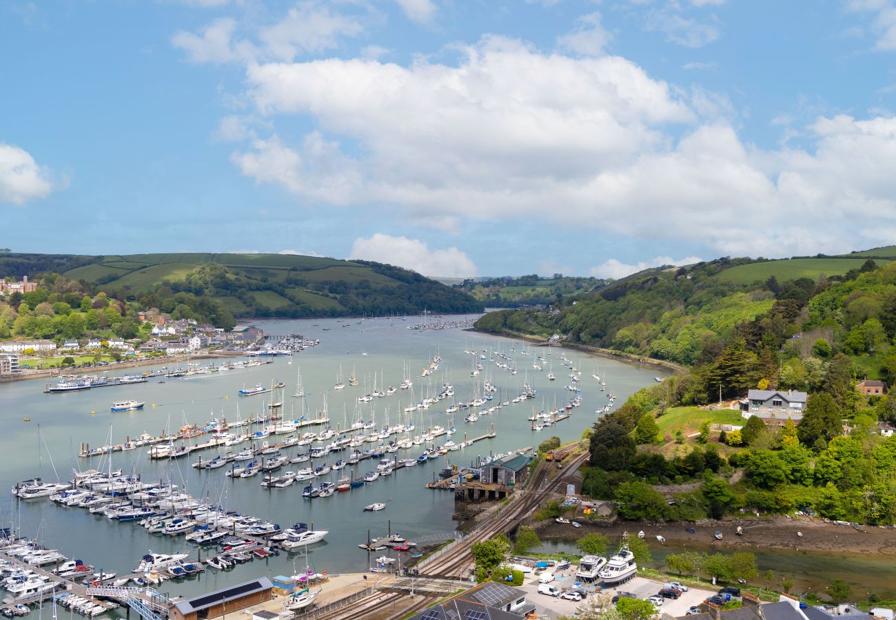 House in Kingswear - The Bridge - Architect Designed Luxury with Panoramic River Dart Views