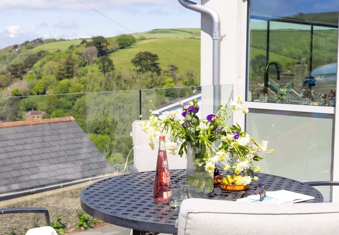 House in Kingswear - The Bridge - Architect Designed Luxury with Panoramic River Dart Views