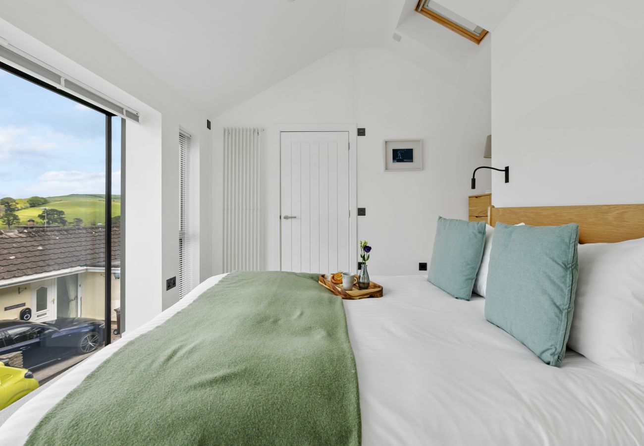 House in Kingswear - The Bridge - Architect Designed Luxury with Panoramic River Dart Views