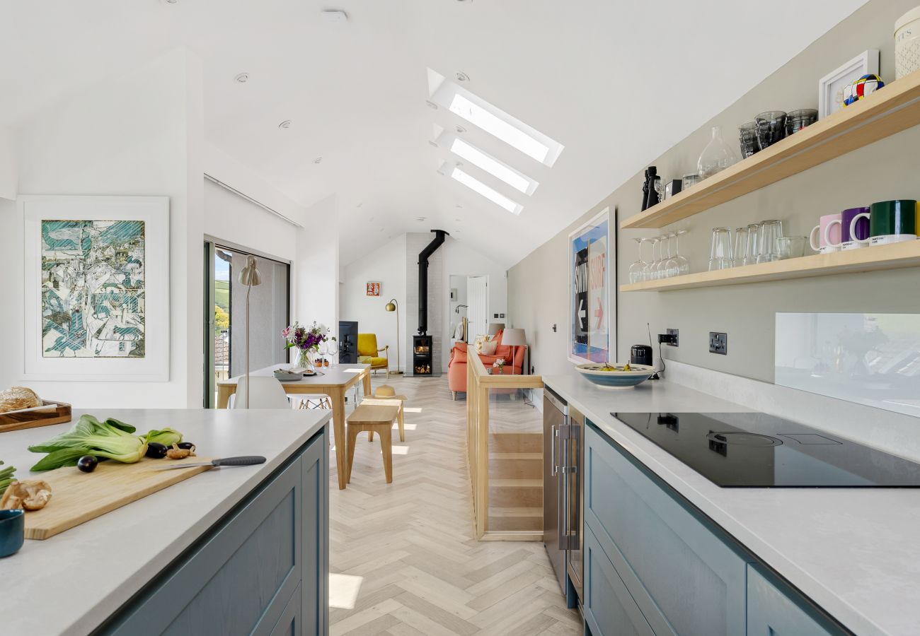 House in Kingswear - The Bridge - Architect Designed Luxury with Panoramic River Dart Views