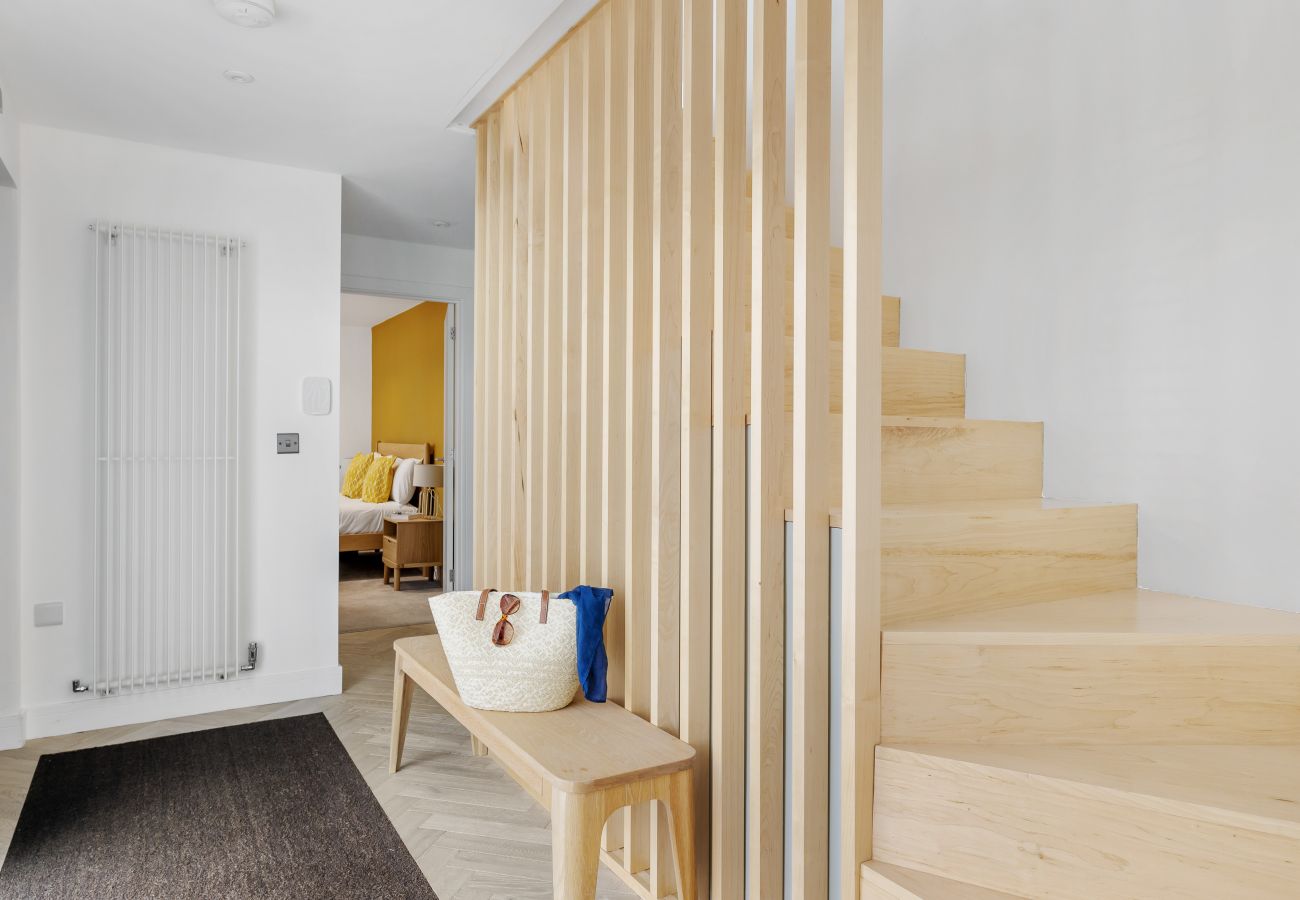 House in Kingswear - The Bridge - Architect Designed Luxury with Panoramic River Dart Views