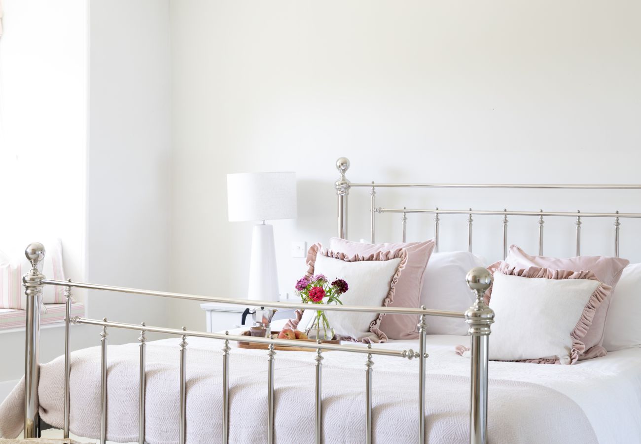 Country house in Kingsbridge - Lower Easton Farmhouse: Near Kingsbridge, a beautifully restored Grade II countryside retreat