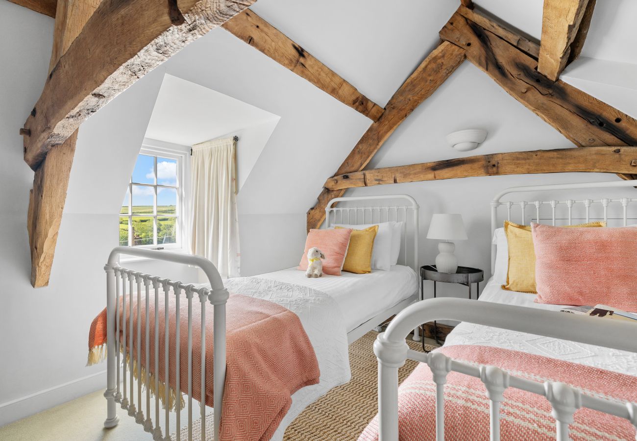Country house in Kingsbridge - Lower Easton Farmhouse: Near Kingsbridge, a beautifully restored Grade II countryside retreat