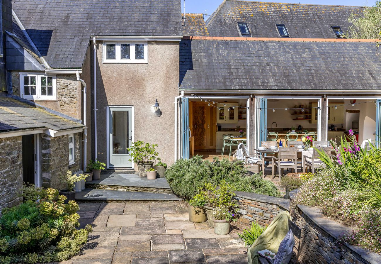 Country house in Kingsbridge - Lower Easton Farmhouse: Near Kingsbridge, a beautifully restored Grade II countryside retreat