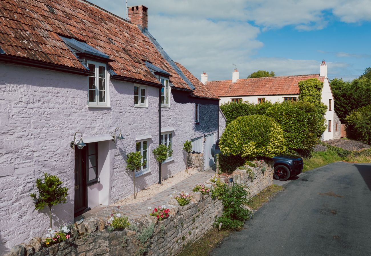 House in Badgworth - Belstone Cottage - A Luxurious Countryside Retreat with Private Pool and Tennis Court