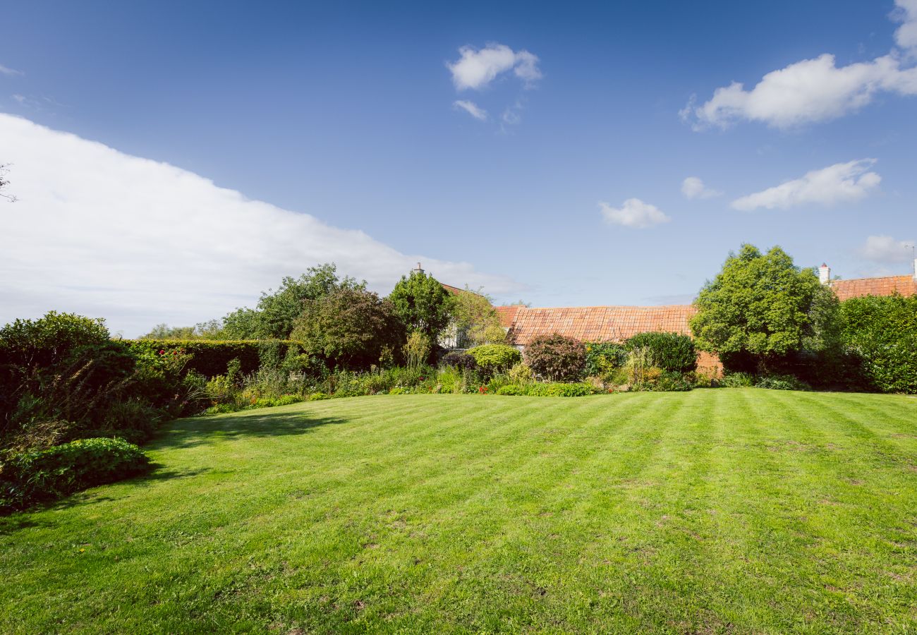 House in Badgworth - Belstone Cottage - A Luxurious Countryside Retreat with Private Pool and Tennis Court