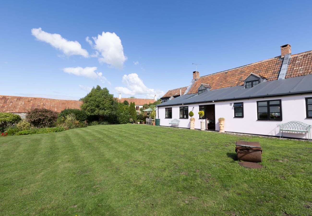 House in Badgworth - Belstone Cottage - A Luxurious Countryside Retreat with Private Pool and Tennis Court