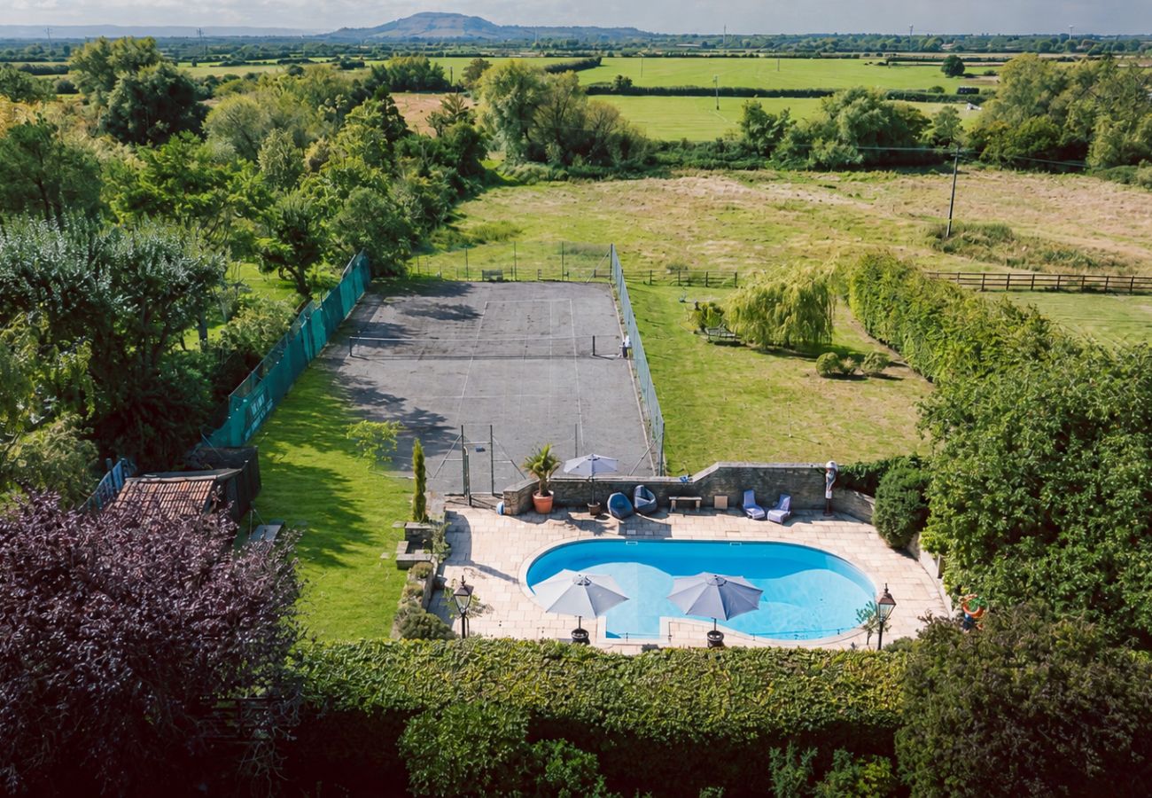 House in Badgworth - Belstone Cottage - A Luxurious Countryside Retreat with Private Pool and Tennis Court